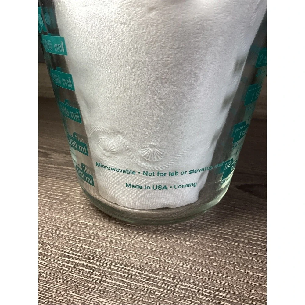 Vintage Pyrex Green Letter 2 Cups Measuring Cup - No Chips